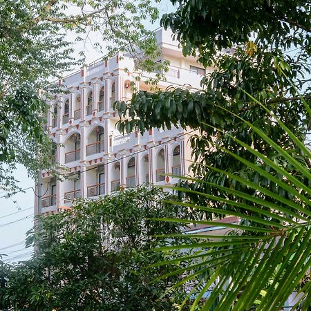 Hotel Raniban Arcade Похара Екстериор снимка