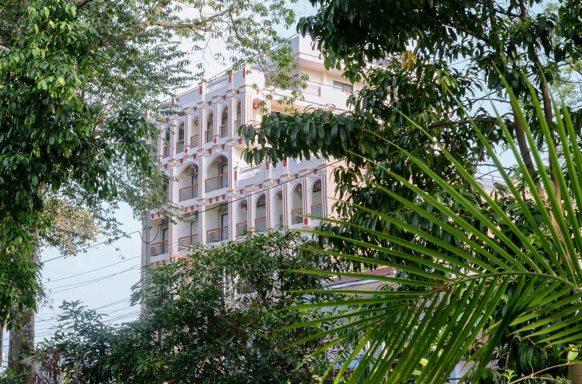 Hotel Raniban Arcade Похара Екстериор снимка
